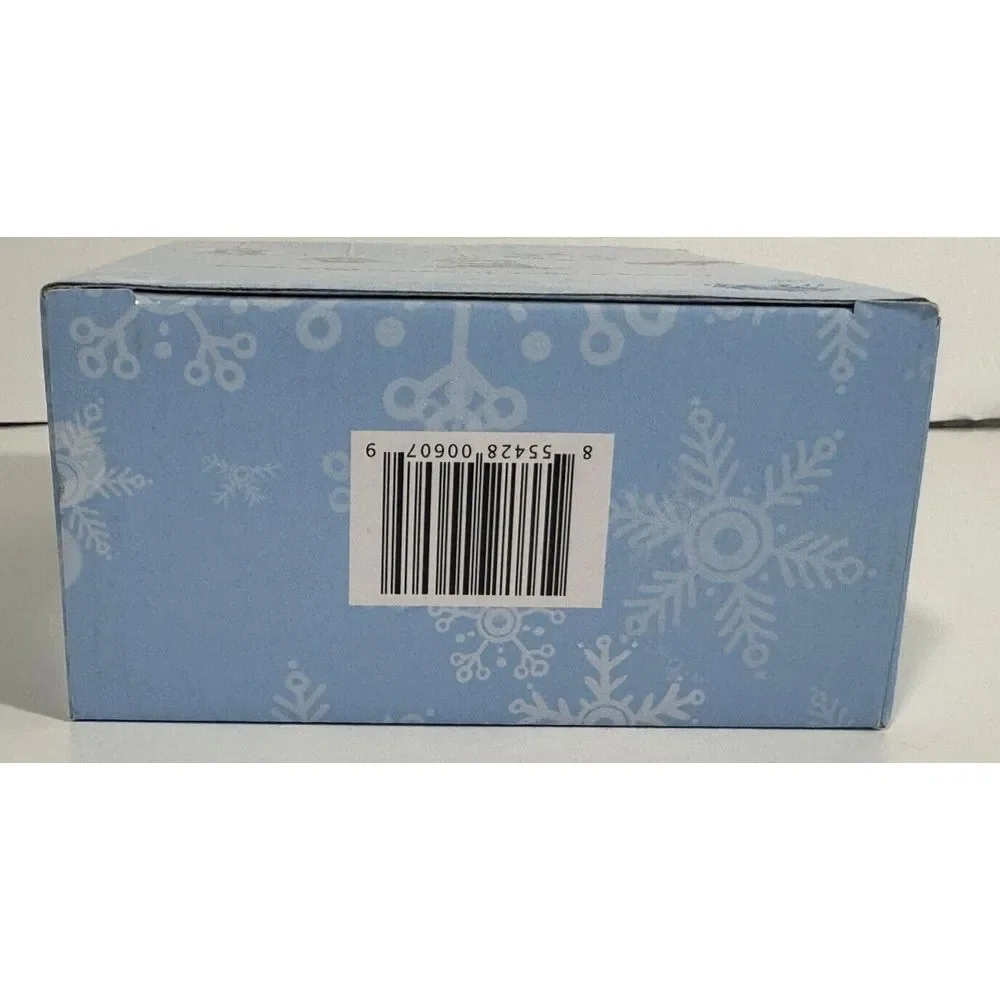 New In box‎ Oliver the Ornament 